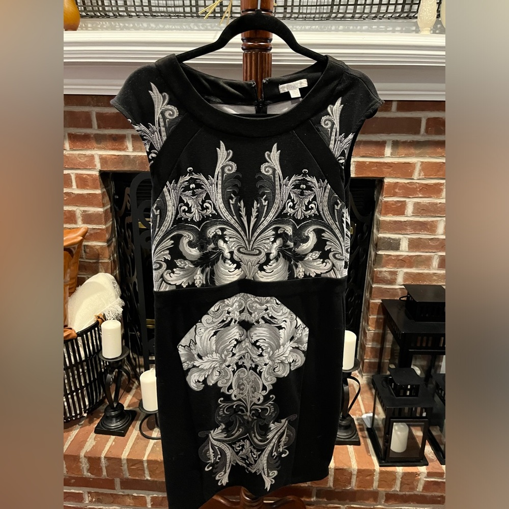 🔥New York and Company Cap Sleeve Black and Gray Dress!Size:M  Knee length